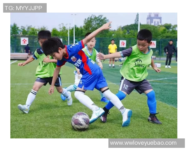 唯唯足球：探索足球世界的激情与梦想，感受绿茵场上的无尽魅力与团队精神