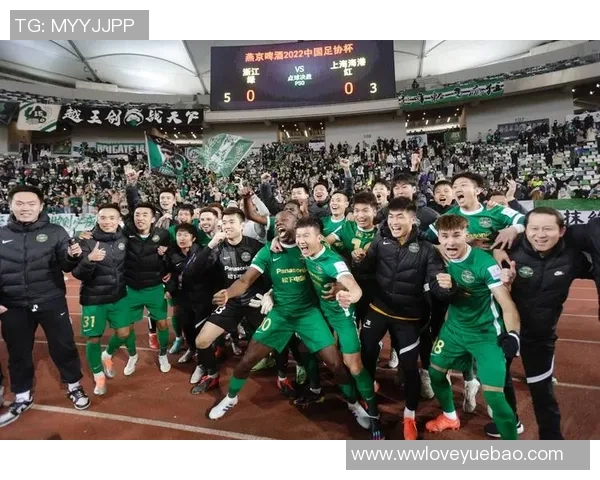 拉萨城投足球队主场盛况空前球迷齐聚共庆足球盛宴