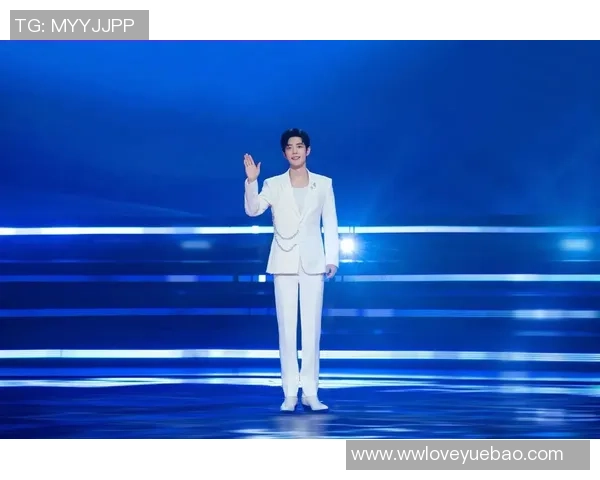 肖战热爱足球的背后故事与他在球场上的精彩瞬间分享