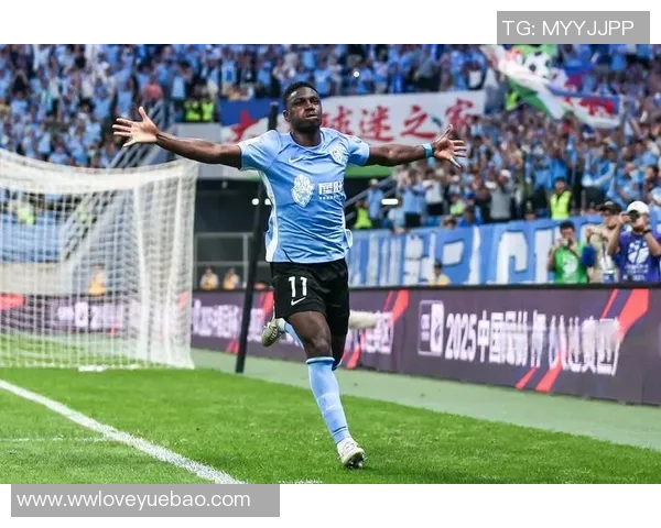 足球蓝色衣服的魅力与风格解析以及如何搭配打造完美运动形象